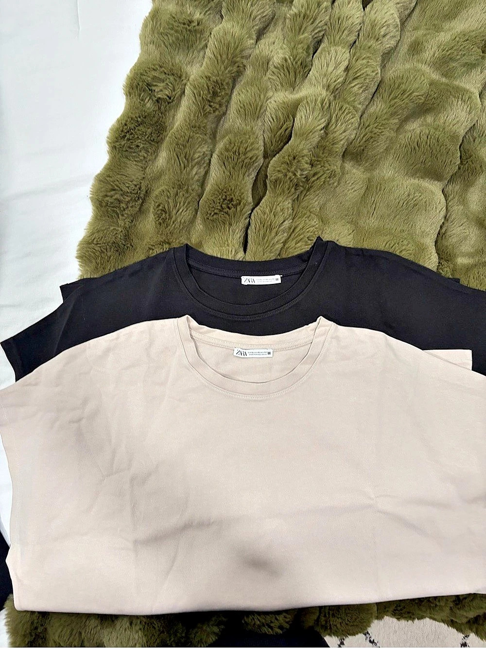 Zara Short Sleeve Tops Black & Beige XL Like New